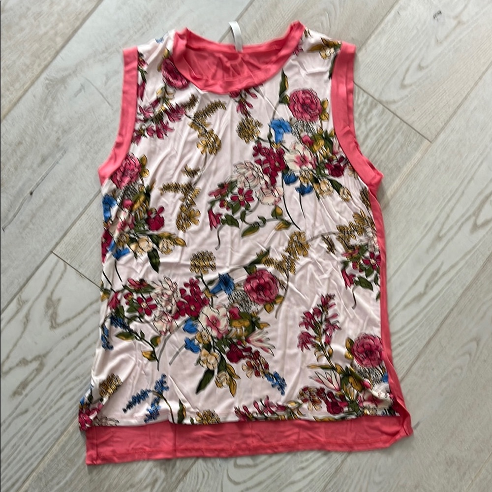 Women’s size small stretch floral tank.